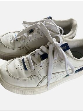 Puma Girls Leather Snickers Color White/Blue Accents Lace Up Casual Size 1.5 C